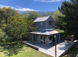 Los ciruelos - Casas de Motaña, hotel met parkeren in Tafí del Valle