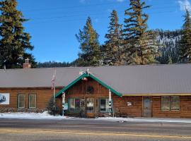 Chinook Cabins & RV Park, hotel u gradu Saut Fork