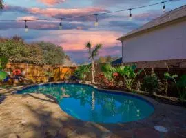 Luxury Holiday Home 5BR Hot Tub, Pool & Beautiful Backyard