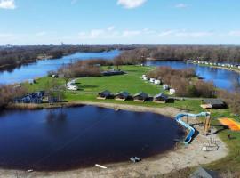 Camping de Kleine Wielen, hotel v destinácii Leeuwarden