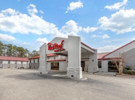 Red Roof Inn & Suites Newport News, hotel en Newport News