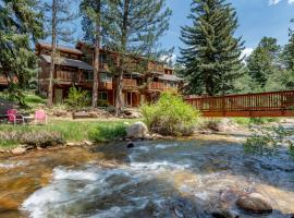 Stonebrook Resort - Adult Only, hotel na may jacuzzi sa Estes Park