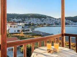 Nikolaos studios apartments, hotel em Skopelos