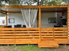 Adria Caravan (with air conditioner), hotel i Privlaka