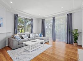 NEW Sailors Cove Pet Friendly, hotel a Gosford