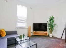 Unique 2 Bedroom Darling Harbour Glebe 2 E-Bikes Included