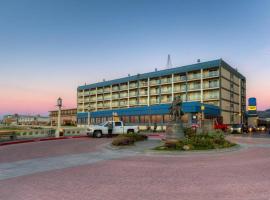 Promenade Inn & Suites Oceanfront, hotel di Seaside