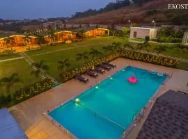 EKOSTAY Luxe - Woodstock Villa I 2 Acre Property I Cricket Turf I Party Friendly