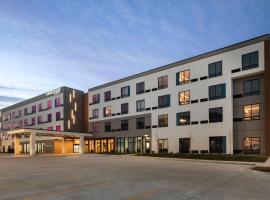 Courtyard by Marriott Bettendorf, hotel na may pool sa Bettendorf