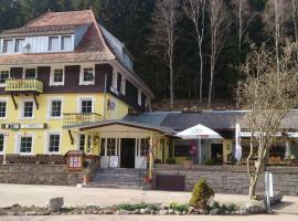 Gasthaus Hotel Löffelschmiede, hotel v mestu Hinterzarten