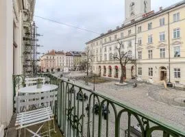 Rynok Square apartment with balcony