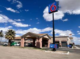 Motel 6 Deming, NM โรงแรมในเดมิง