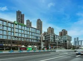 Holiday Inn Express Chongqing Nanbin Road, an IHG Hotel