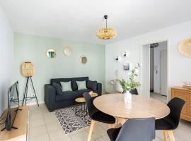 Le Sévigné - Cosy et calme - balcon et parking: Cesson-Sévigné şehrinde bir otel