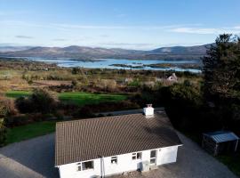 Kenmare में, होटल Seanacnoc Cottage overlooking Kenmare Bay