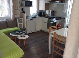 Mobil-home a louer dans un camping **** proche de la mer et forêt，位于圣让-德蒙的露营地