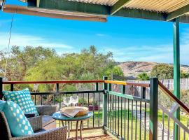 Hillside Hideaway - Family Home Near Victor Harbor, hotel sa Victor Harbor