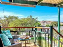 Hillside Hideaway - Family Home Near Victor Harbor