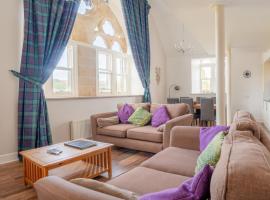 The Caledonian 3 Bedroom Self Catering Apartment in historic Abbey, hotel v destinácii Fort Augustus