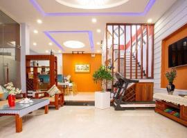 Leila House - DaNang Central - 3BRs - Free Airport Shuttle, hotel u gradu Da Nang