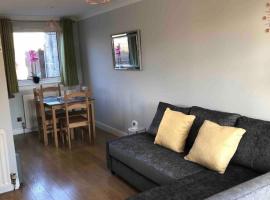 Dunfermline Home with Free Parking Near Amazon & M90, hotel di Dunfermline