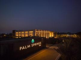 Palm Springs Resort: Nashik şehrinde bir otel