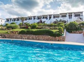 Lovely hideaway with pool and white sand beach, appartement in Arenal d'en Castell