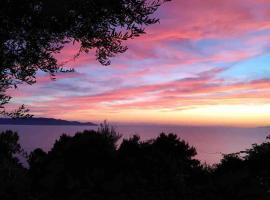 Gorgeous villa in Tuscany with amazing sunset view, hotel sa Porto Santo Stefano