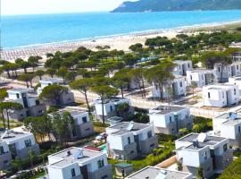 SanPietro Vacation Rentals, hotel u Durrësu