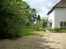 Eartham में, होटल Cosy Family Cottage, Semi Rural Retreat! Nearby Countryside, Beaches & Goodwood - Chichester Holiday Properties