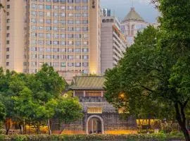 Yuexiu Hotel Guangzhou Curio Collection By Hilton - Free shuttle between hotel and Exhibition Center during Canton Fair & Exhibitor registration Counter