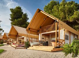 Arena One 99 Glamping โรงแรมในพูลา