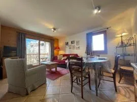 Appartement de standing au calme avec balcon et parking, au coeur de Samoëns - FR-1-624-23