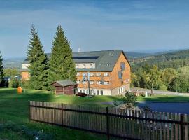 Hotel Churáňov, hotel in Stachy