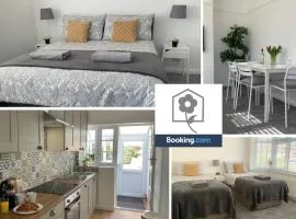 4 Bedroom House By Your Stay Solutions Short Lets & Serviced Accommodation Southampton With Terrace & Garden