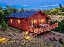 Monarch Landing, A Cozy Cabin w/360 Mountain Views, hotell i Cripple Creek