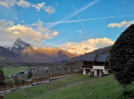 Charmant Duplex, vue magnifique, hotell i Morillon