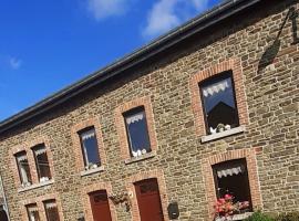 "Sous Le Même Toit" Chambre familiale chez l'habitant, hotel en Rendeux