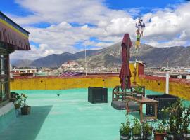 Shambhala Palace Hotel, familiehotel i Lhasa