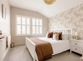 Luxury King-bed Ensuite With Tranquil Garden Views