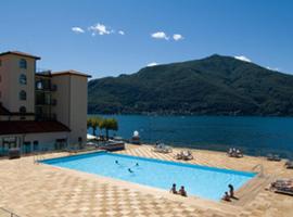 Vista di Maccagno Fantastico Pool - Happy Rentals, hotel em Maccagno Superiore