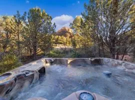 Mammoth Rock Oasis Villa-Hot Tub & Free Pets