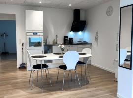 The Heart of Billund apartment: Billund şehrinde bir otel