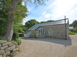 Luxury 5-Star Cornish Barn - Pets Very Welcome, hotel en Camborne