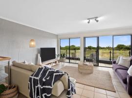 Ocean Views - Apartment 1, hotel in Torquay