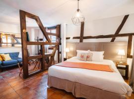 Les Suites - La Cour St Fulrad, hotel a Saint-Hippolyte