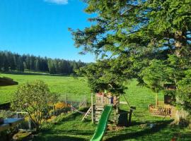 Studio à la ferme, hotel v destinácii La Brévine