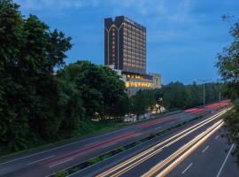 DoubleTree by Hilton Jakarta Bintaro Jaya, hotel in Serpong