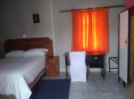 FEATHERS INN GUEST HOUSE, hotell sihtkohas Walvis Bay