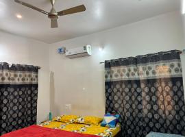 King Sized Bedroom & Kitchen for Decent Couples & Families, Hotel in Mysore